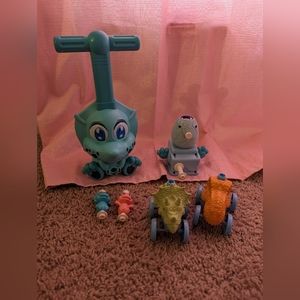 Baby toys and books lot